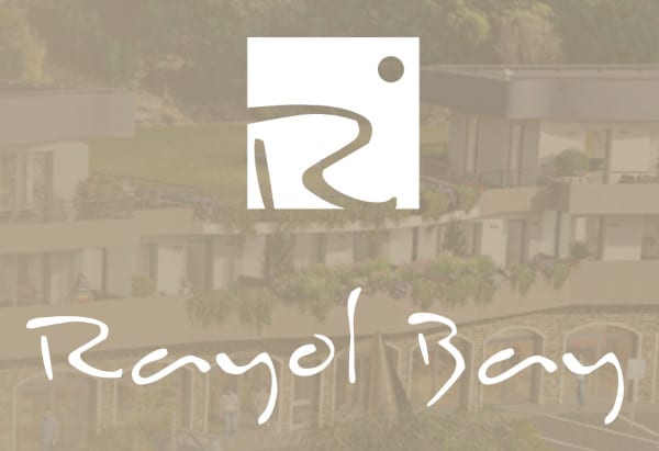 Rayol Bay à Rayol-Canadel-sur-Mer vue-mer logo