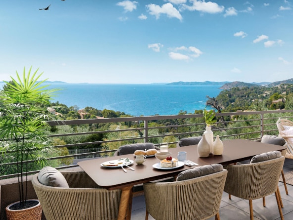 Rayol Bay à Rayol-Canadel-sur-Mer vue-mer table à manger terrasse